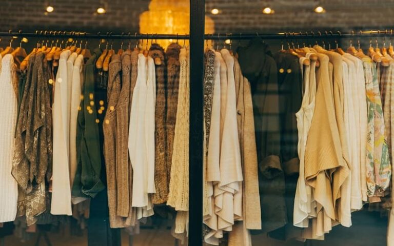 How to start clothing business in Dubai